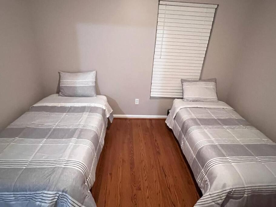 Holiday home A Spacious And Warm House Fuquay-Varina