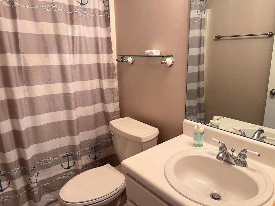A Spacious And Warm House Holiday home Fuquay-Varina