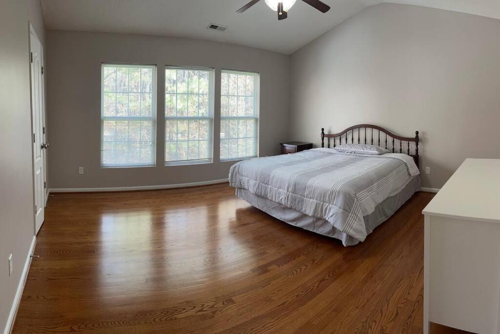 A Spacious And Warm House Holiday home